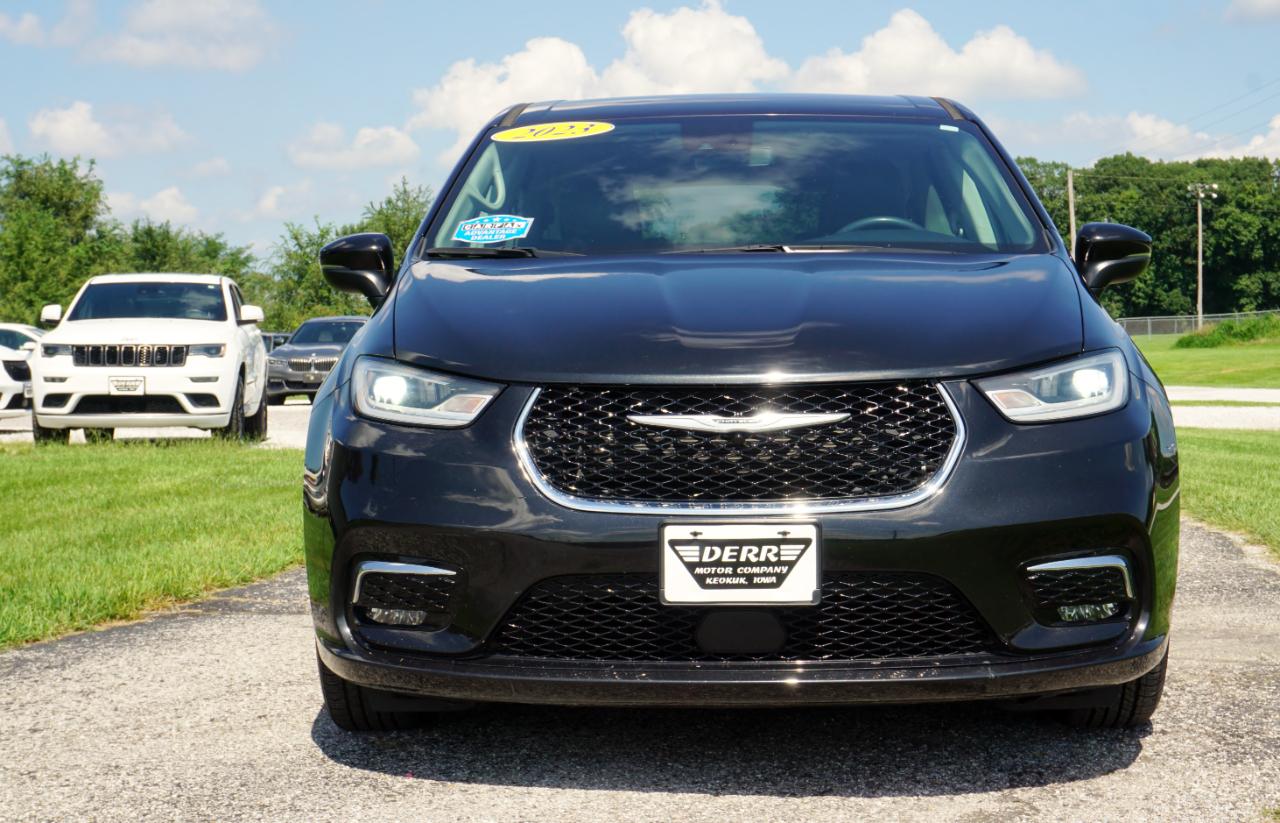 Chrysler Pacifica Touring L 2023