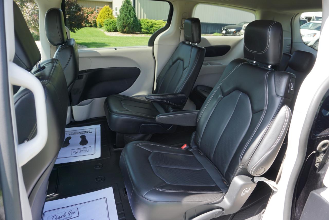 Chrysler Pacifica Touring L 2023