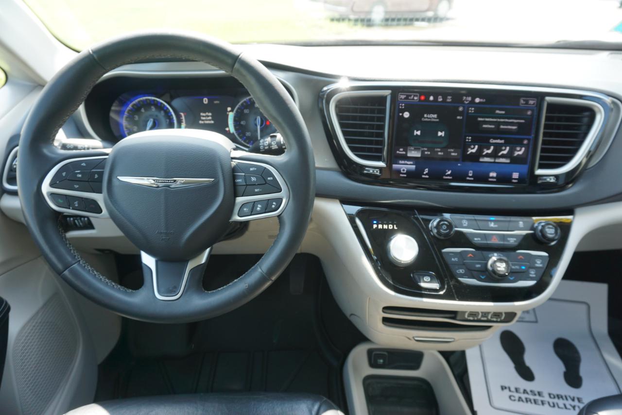 Chrysler Pacifica Touring L 2023