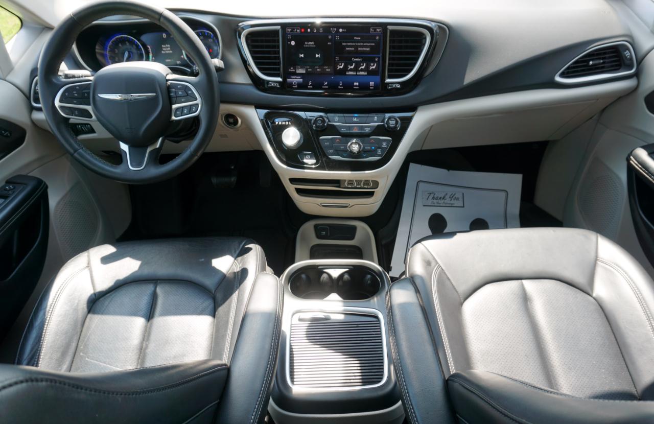 Chrysler Pacifica Touring L 2023