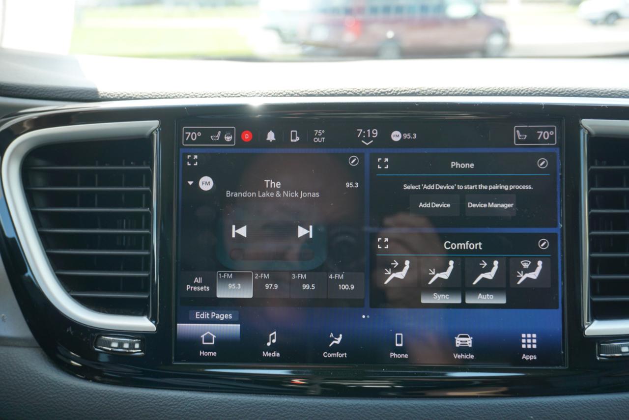 Chrysler Pacifica Touring L 2023