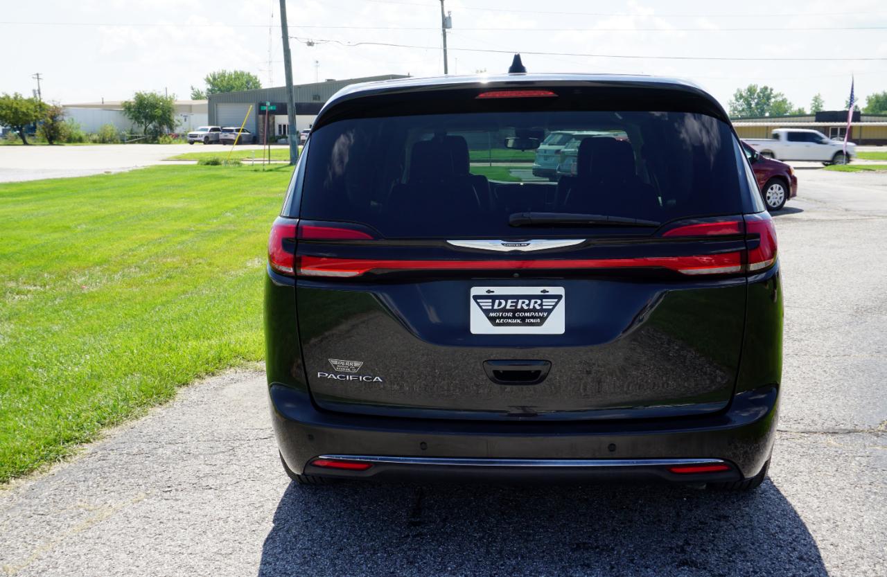 Chrysler Pacifica Touring L 2023