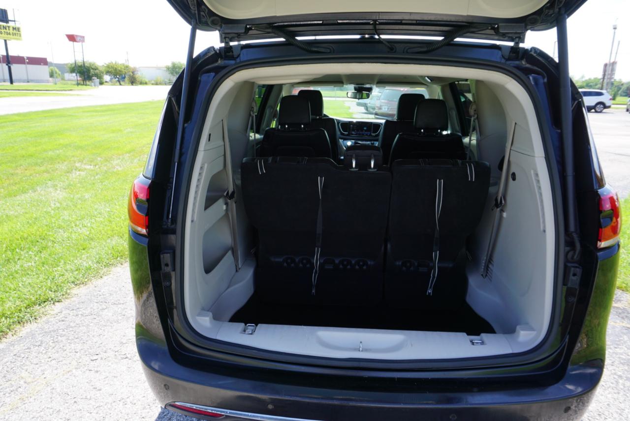 Chrysler Pacifica Touring L 2023
