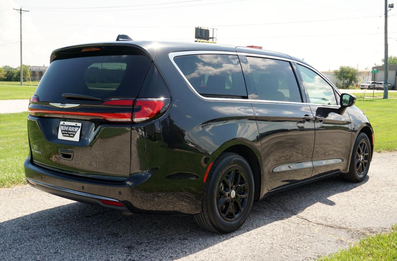 Chrysler Pacifica Touring L 2023