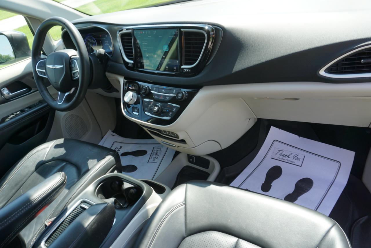 Chrysler Pacifica Touring L 2023