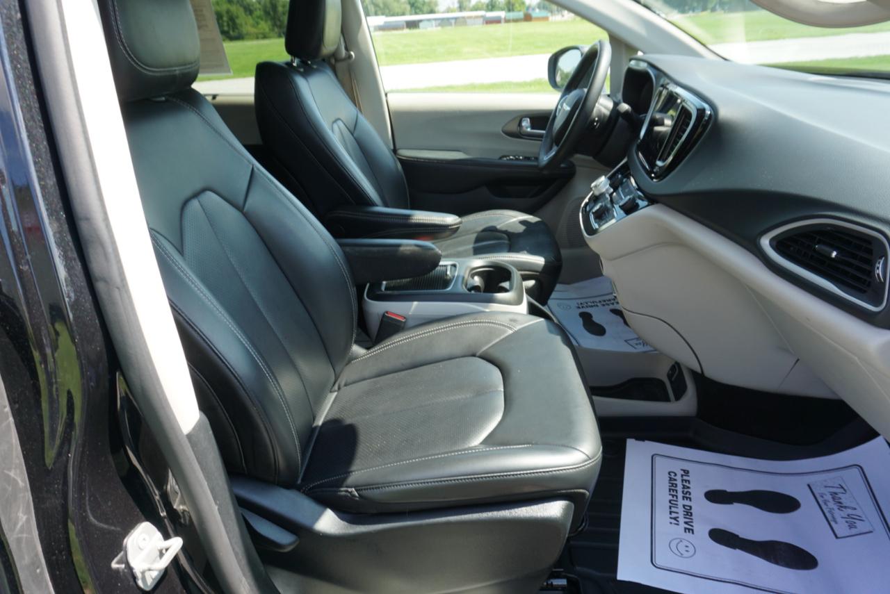 Chrysler Pacifica Touring L 2023