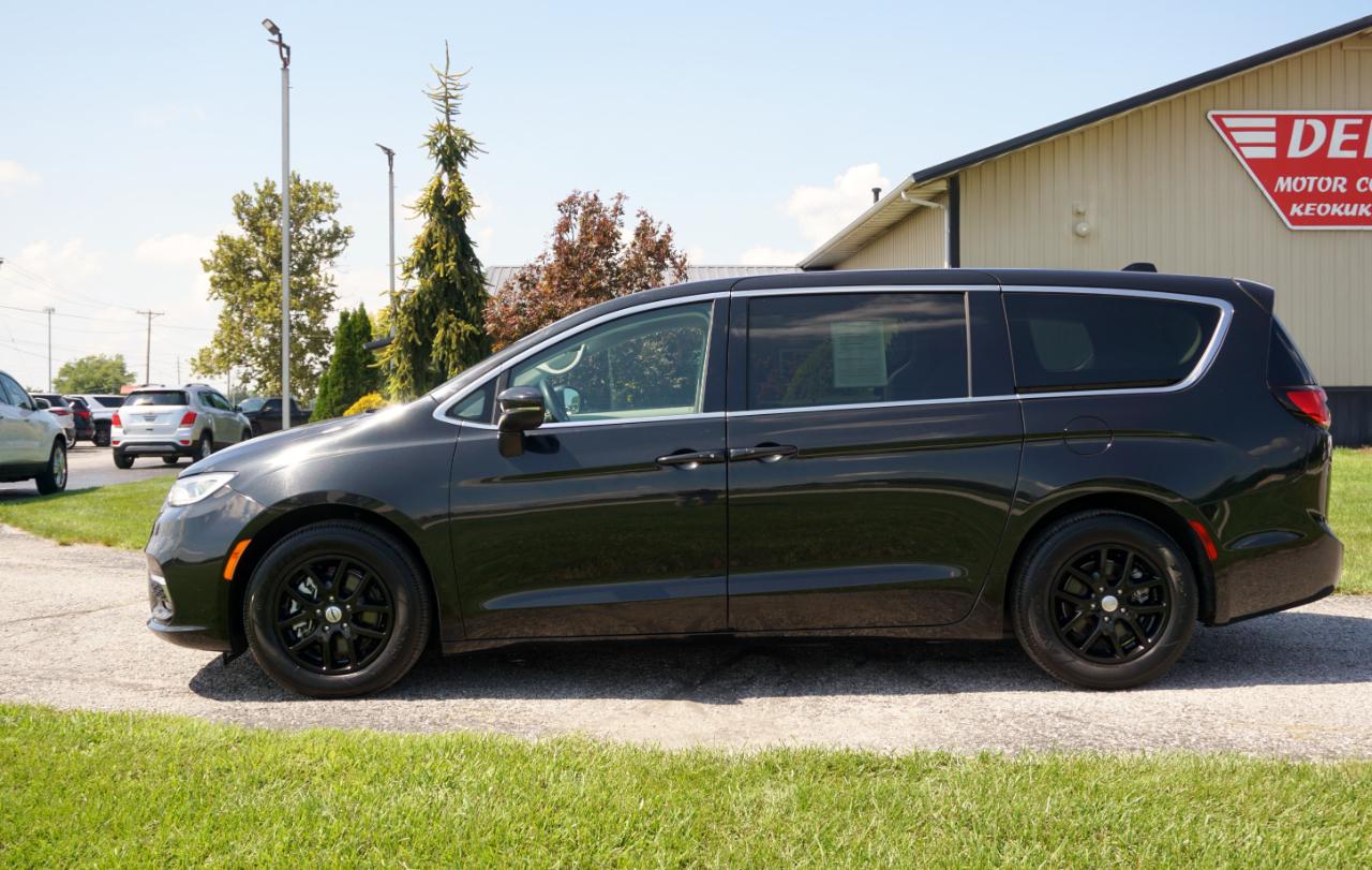 Chrysler Pacifica Touring L 2023