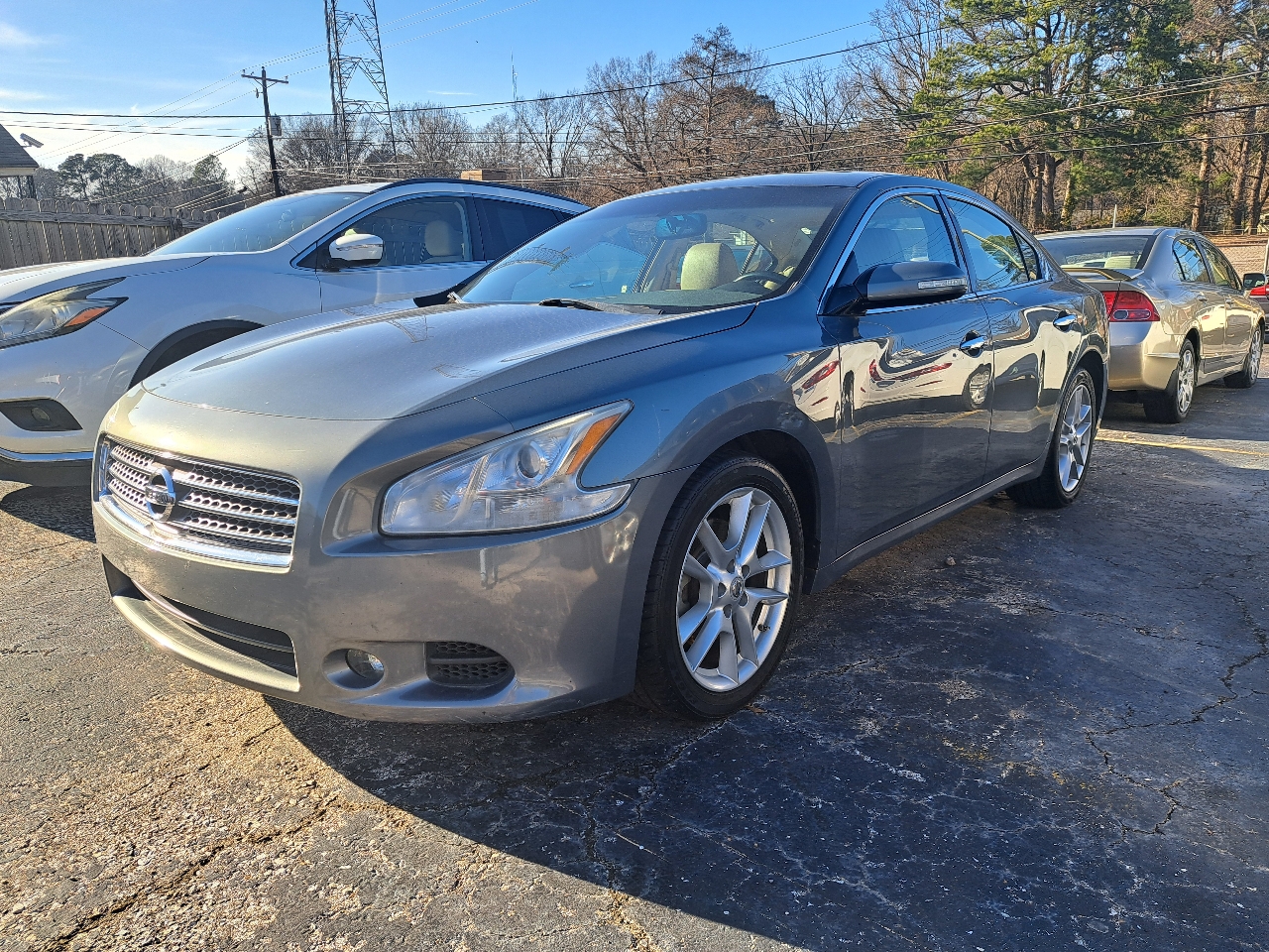 2010 Nissan Maxima S's photo