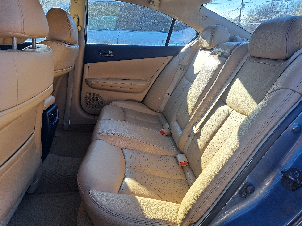 Nissan Maxima S 2010