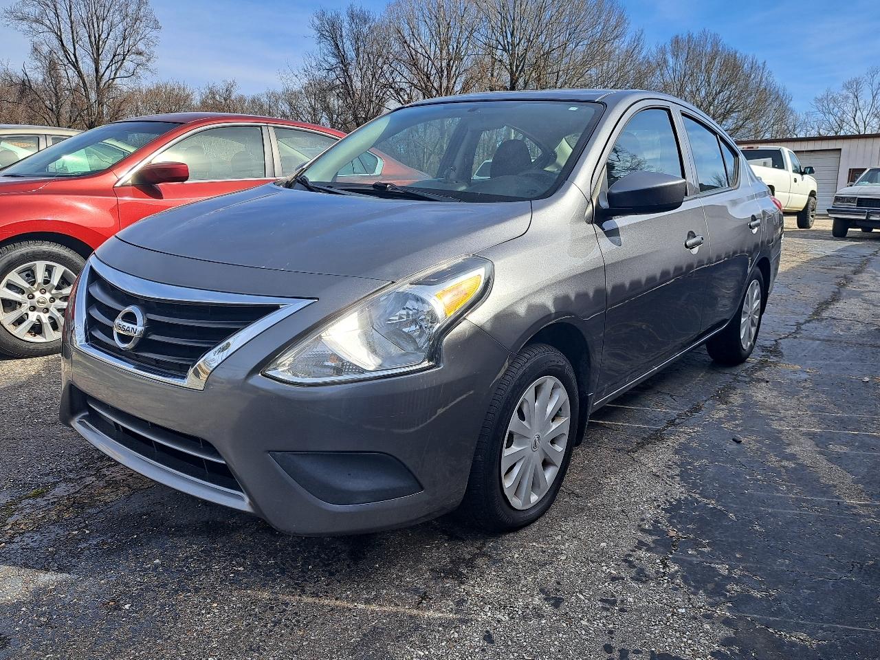 Nissan Versa 1.6 S 5M 2019
