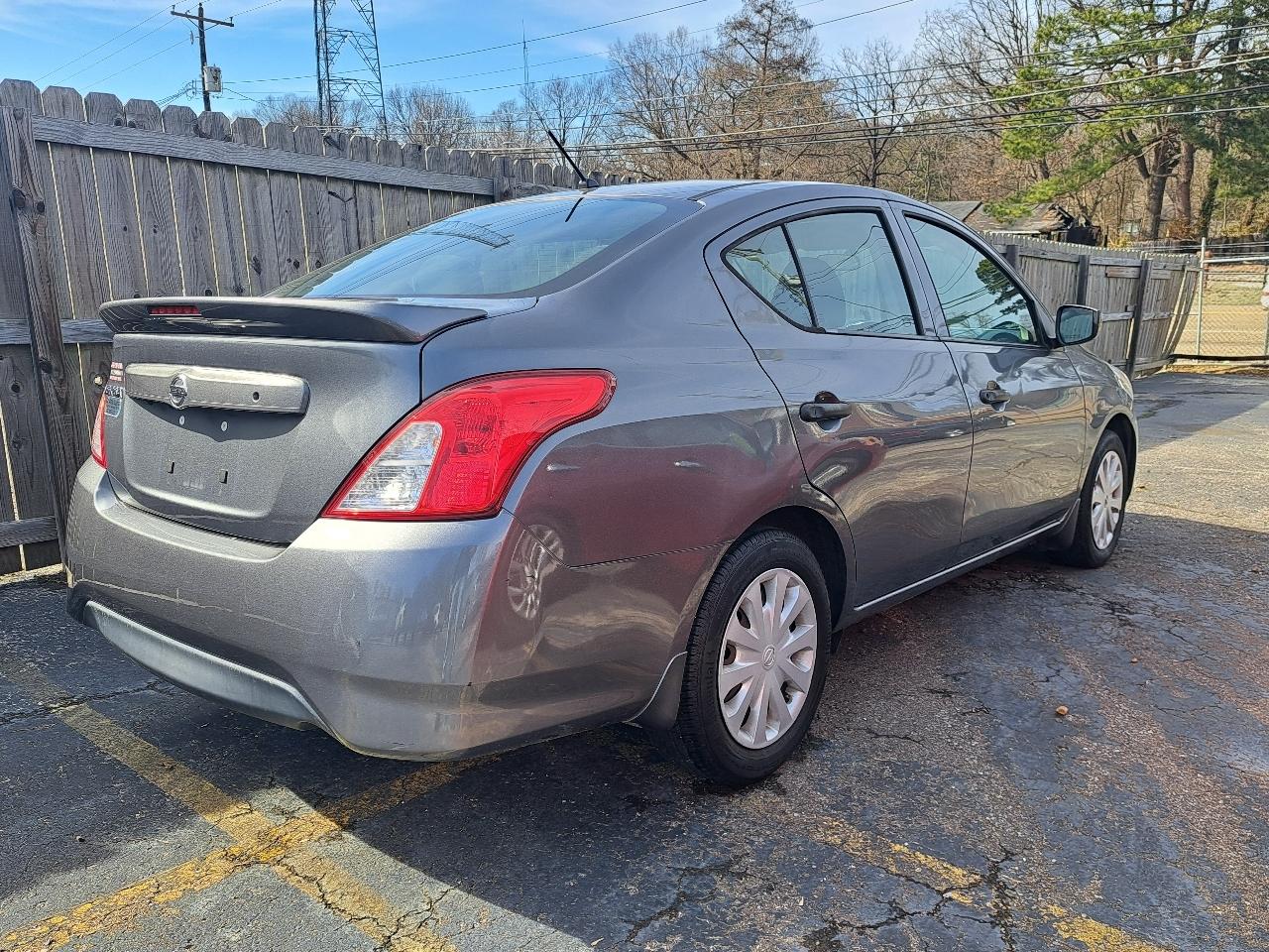 Nissan Versa 1.6 S 5M 2019