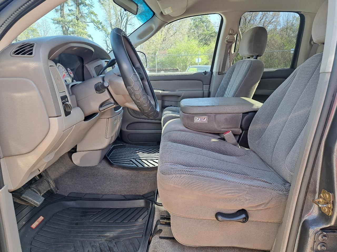 Dodge Ram 1500 ST Quad Cab 2WD 2004