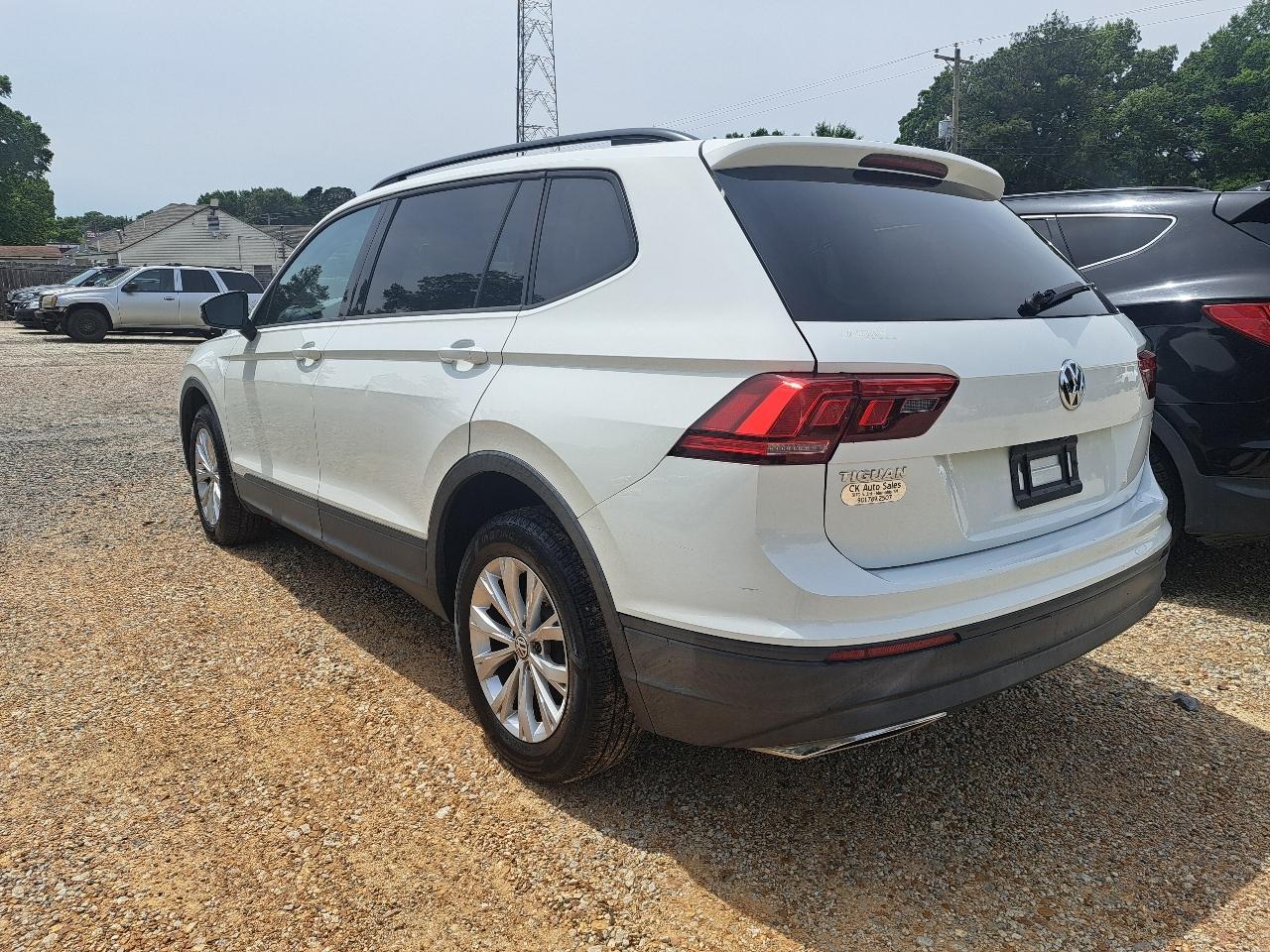 Volkswagen Tiguan S 2018