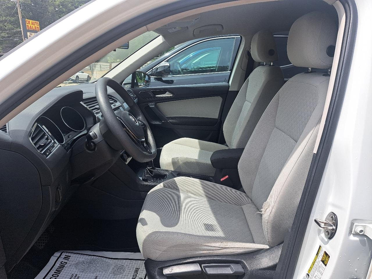 Volkswagen Tiguan S 2018