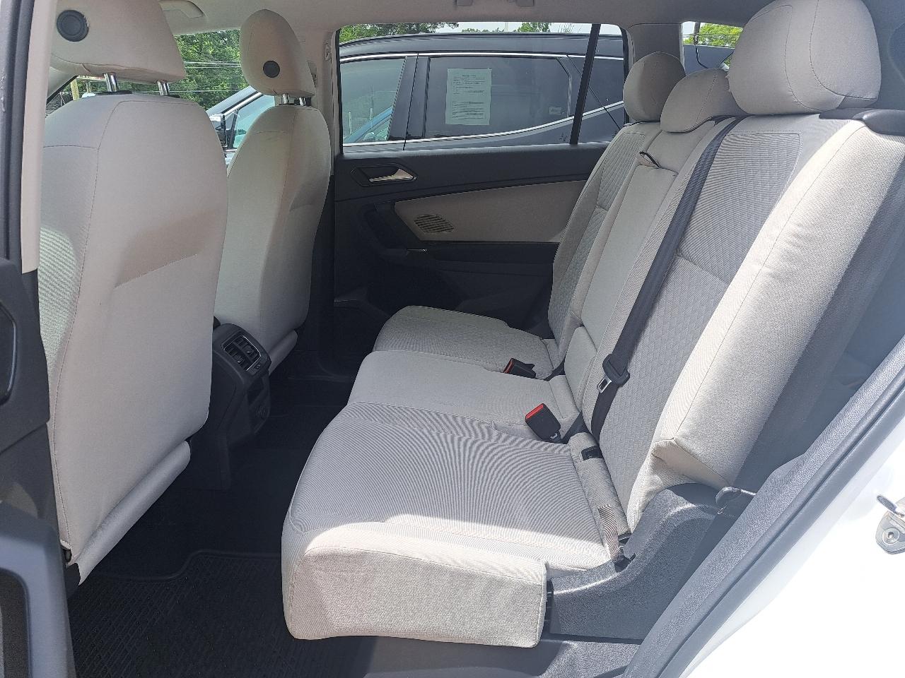 Volkswagen Tiguan S 2018