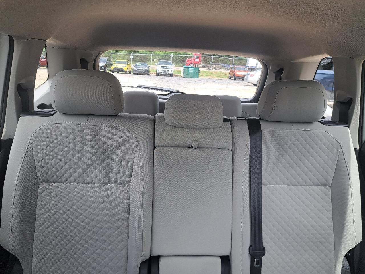 Volkswagen Tiguan S 2018