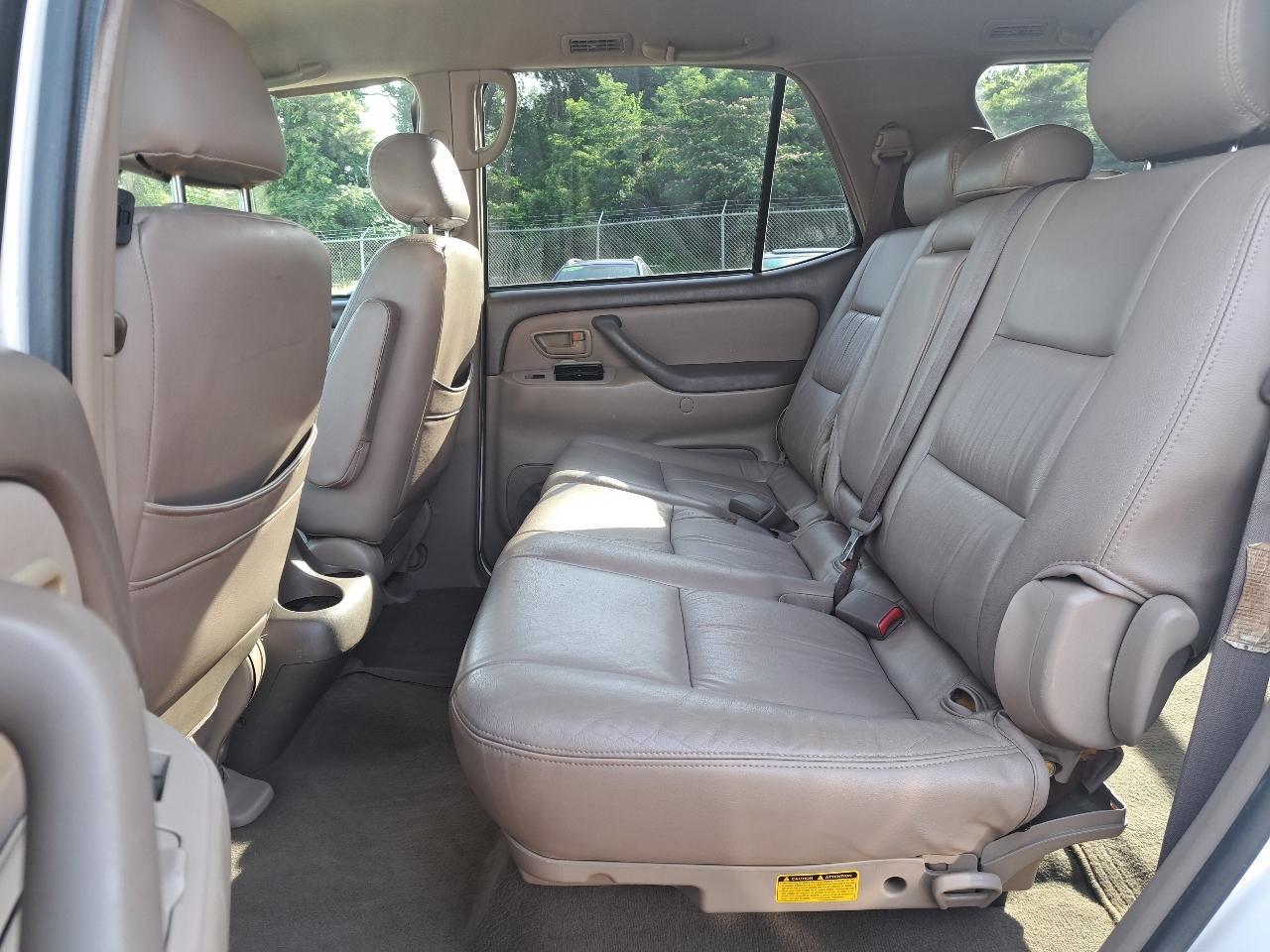 Toyota Sequoia SR5 2WD 2002