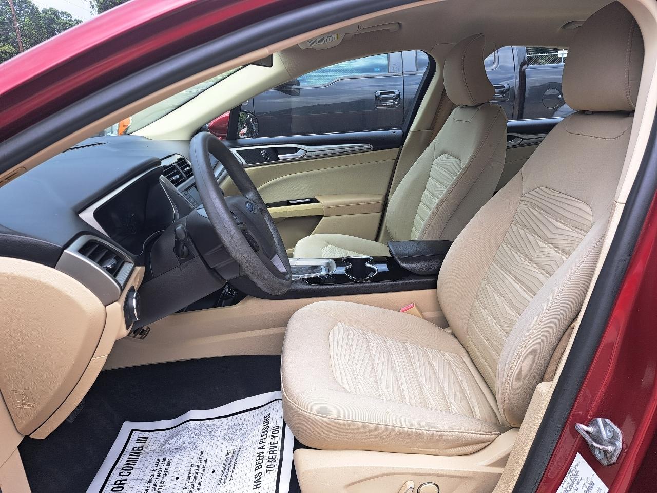 Ford Fusion SE 2016
