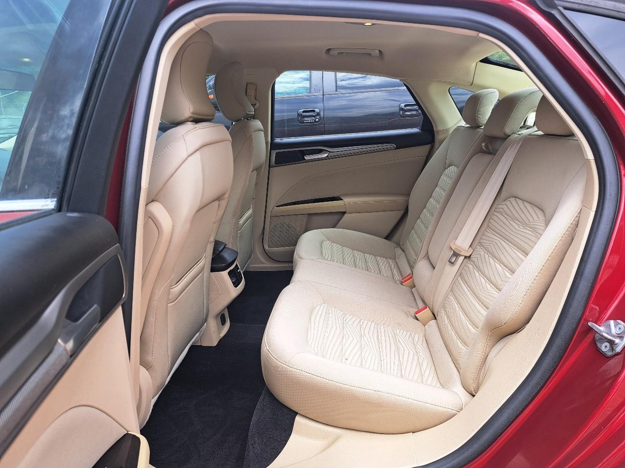 Ford Fusion SE 2016