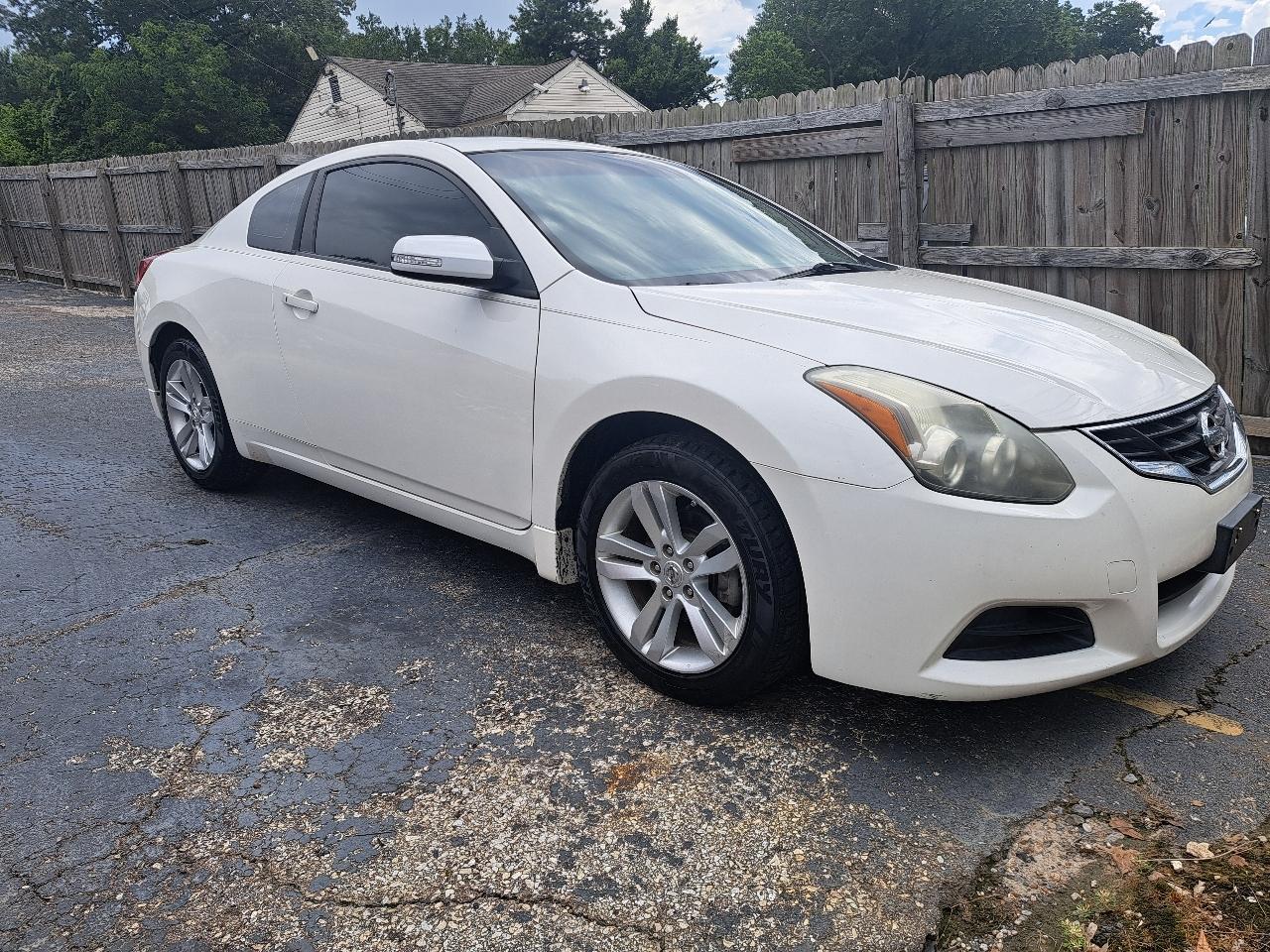 Nissan Altima 2.5 S CVT Coupe 2010