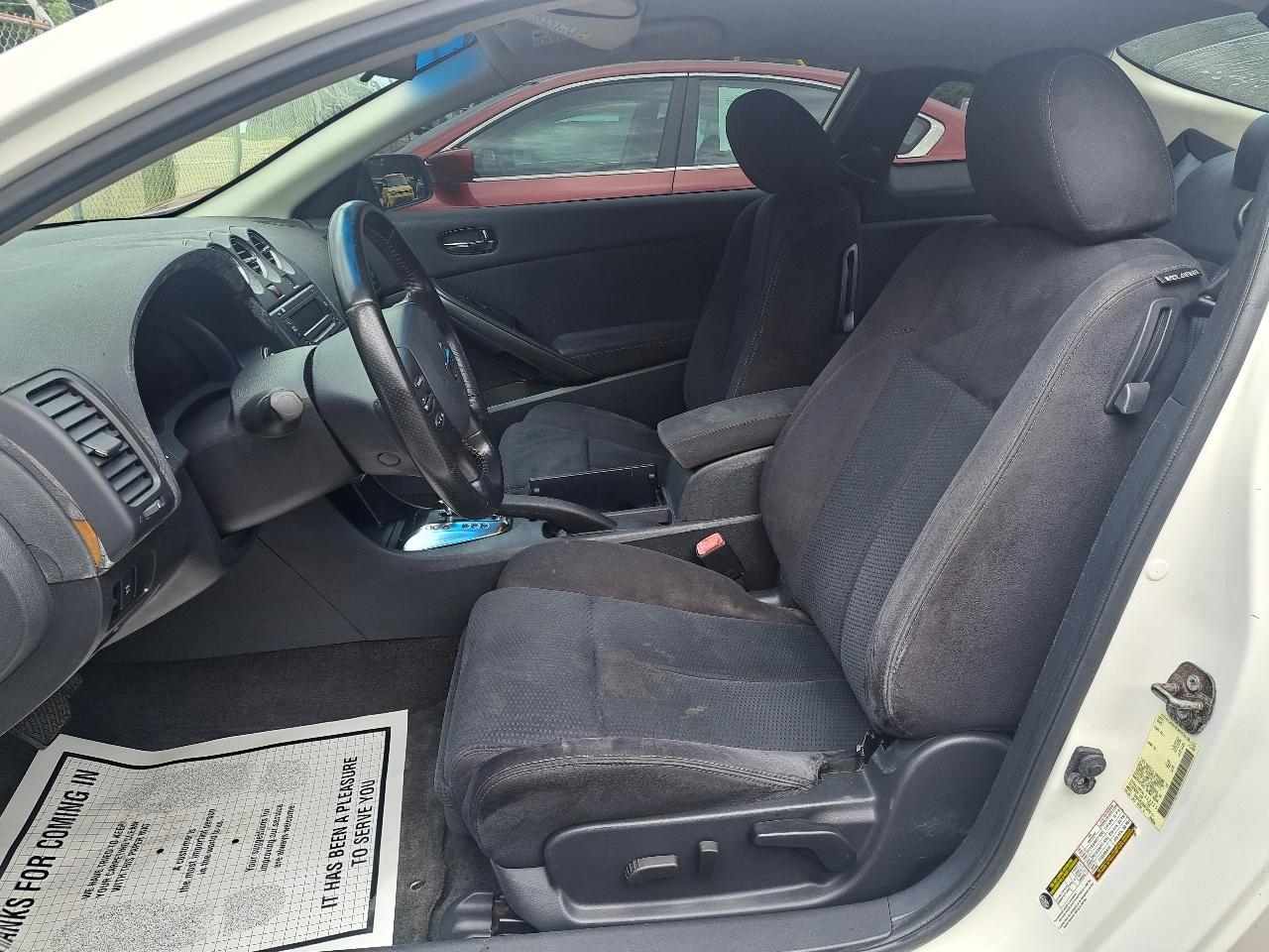 Nissan Altima 2.5 S CVT Coupe 2010