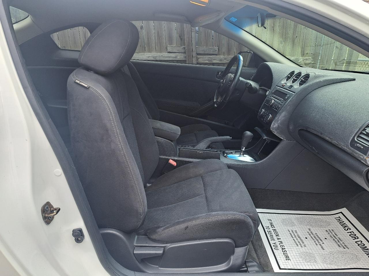 Nissan Altima 2.5 S CVT Coupe 2010
