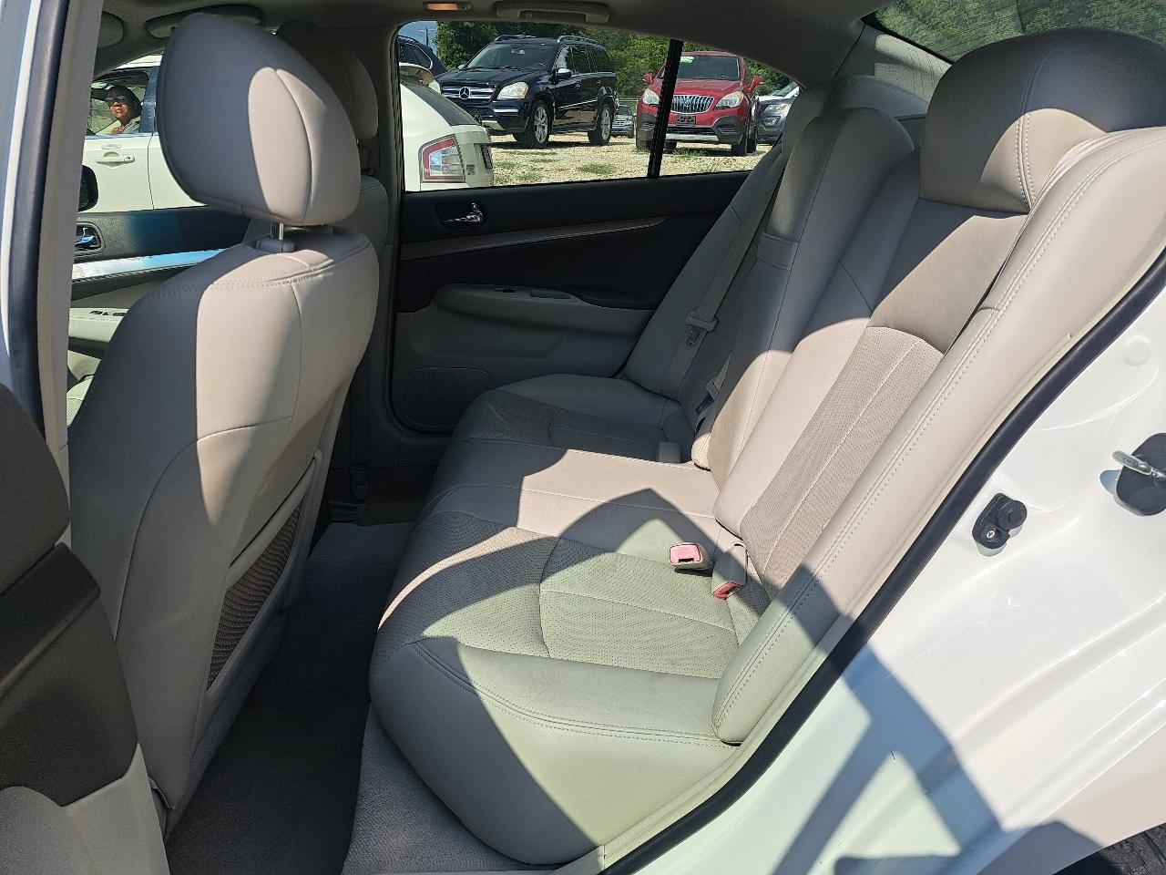 Infiniti G Sedan G37x AWD 2011