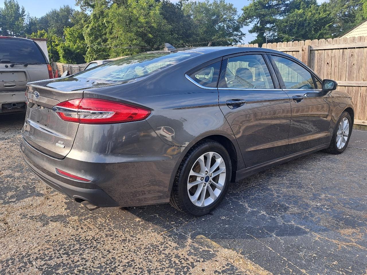 Ford Fusion SE 2020