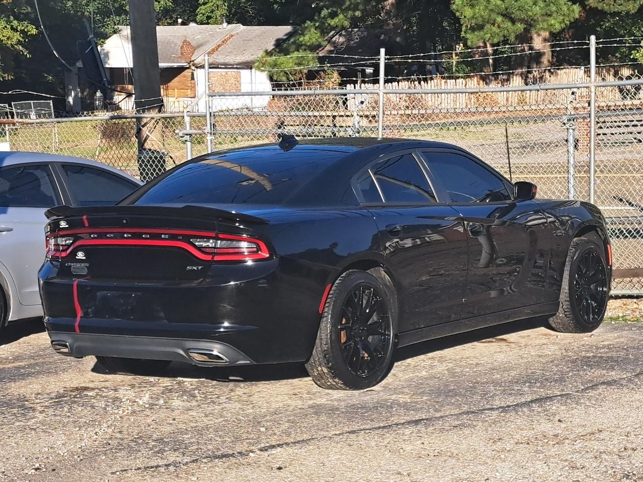 Dodge Charger photo 4