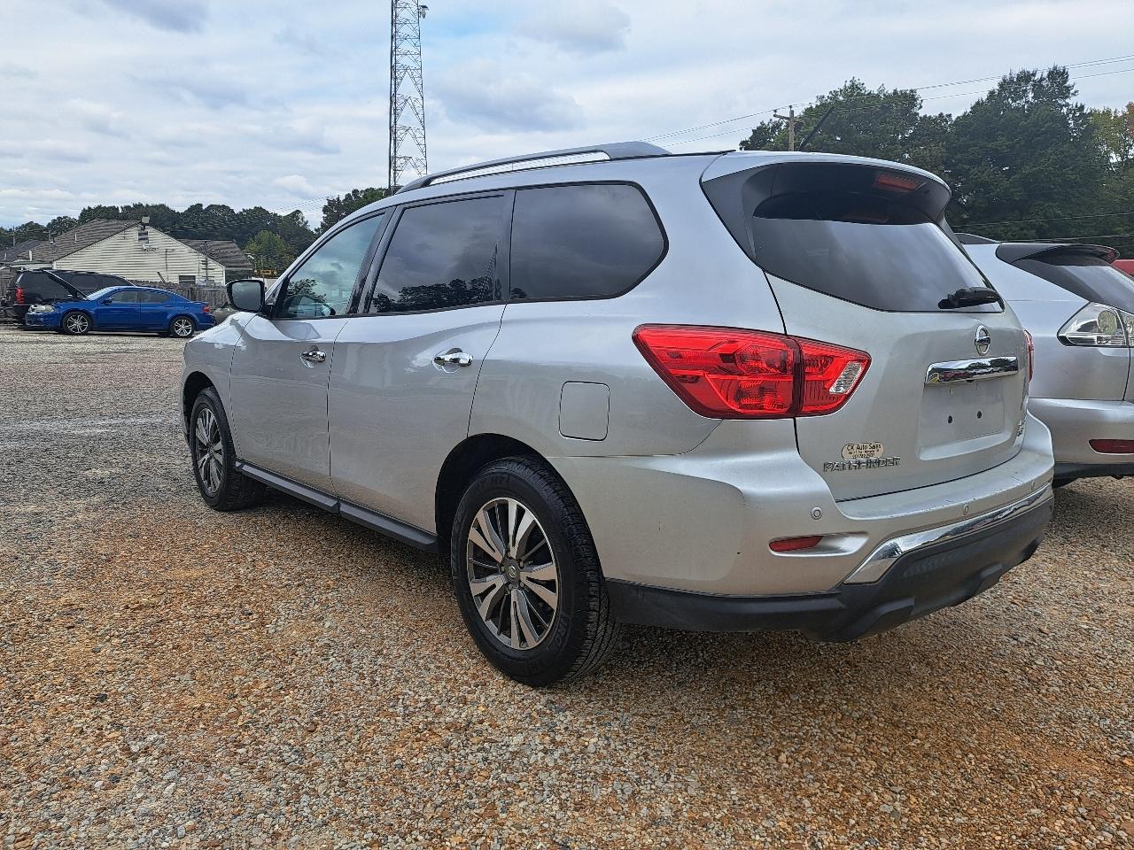 Nissan Pathfinder S 4WD 2017