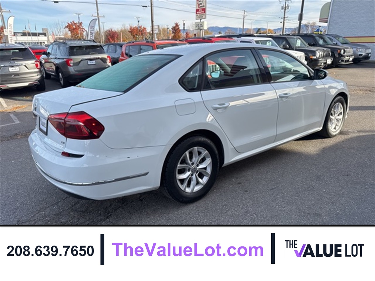 2018 Volkswagen Passat 2.0T R-Line photo 3