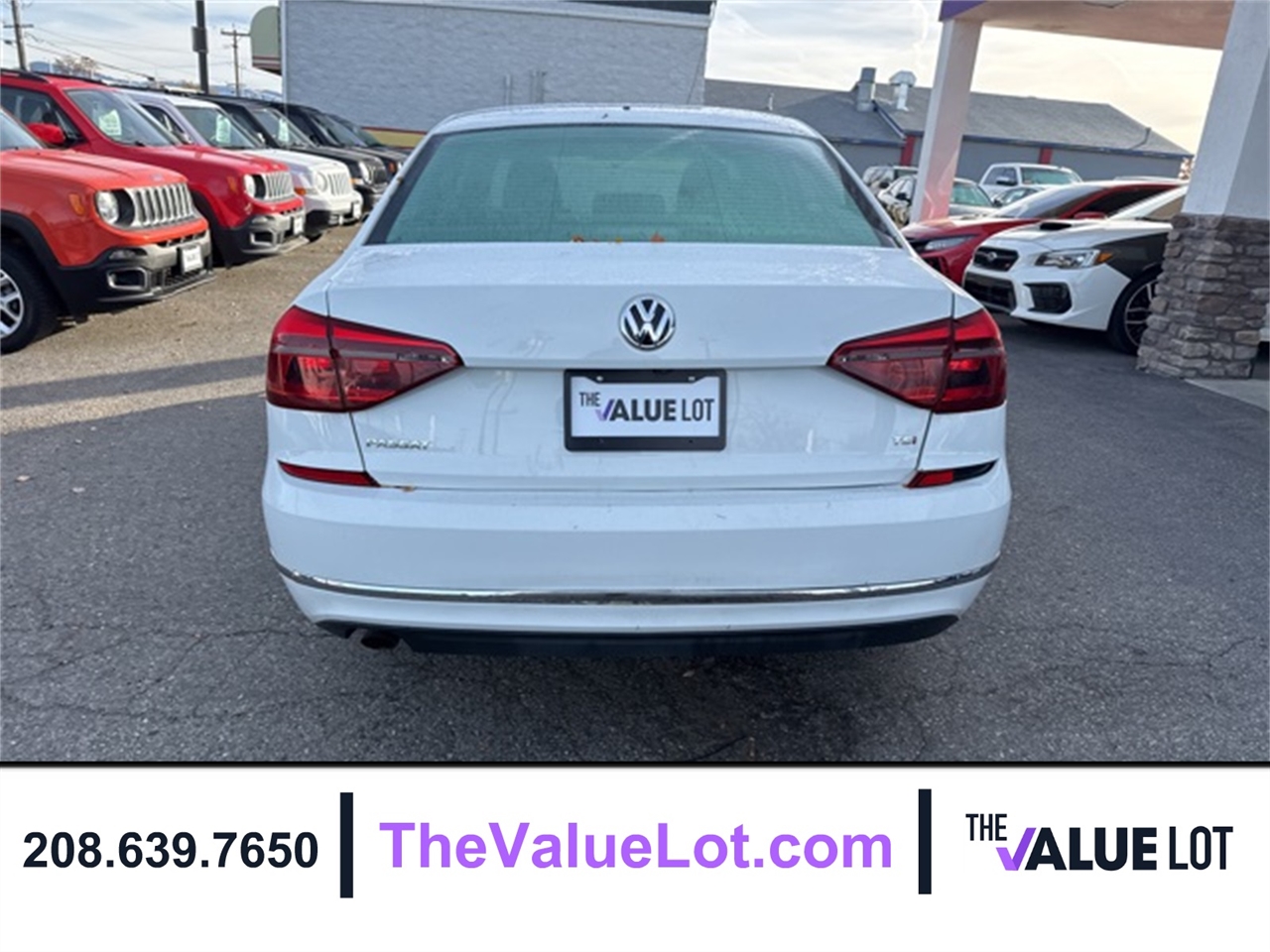 2018 Volkswagen Passat 2.0T R-Line photo 4