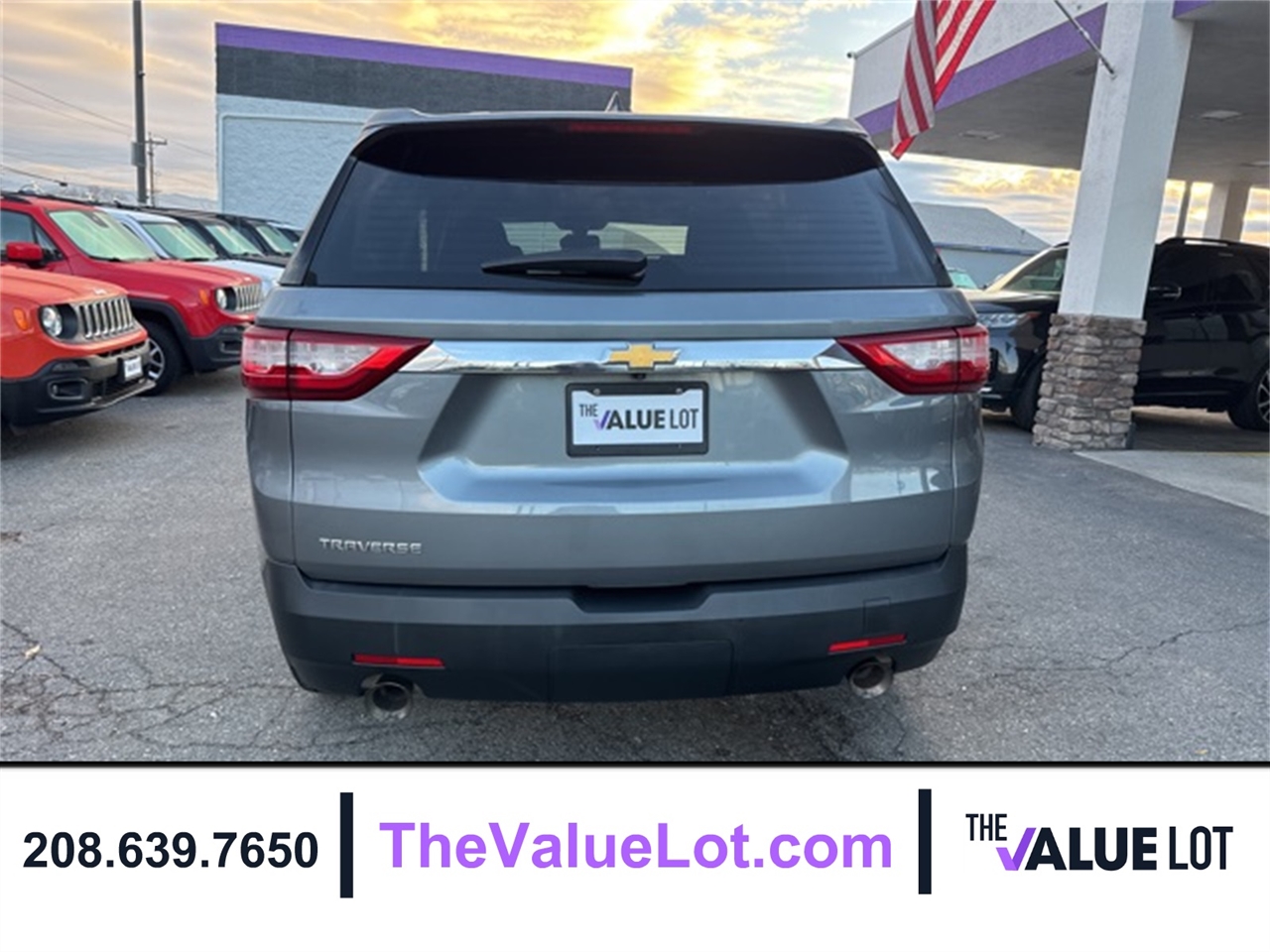 2018 Chevrolet Traverse LS photo 3