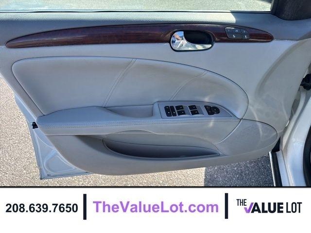 Buick Lucerne  2009