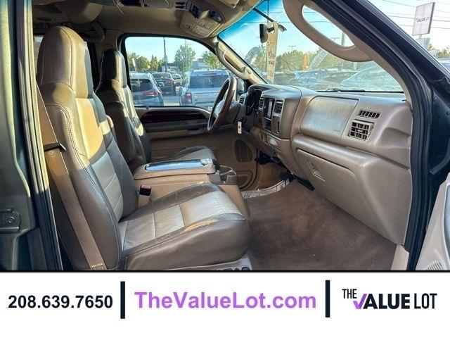 Ford Excursion  2004