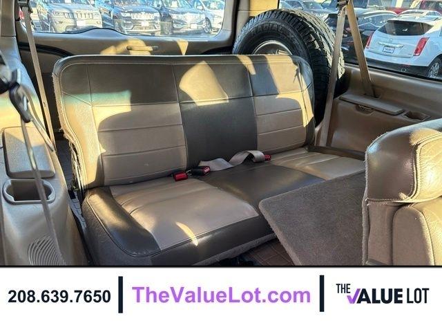 Ford Excursion  2004