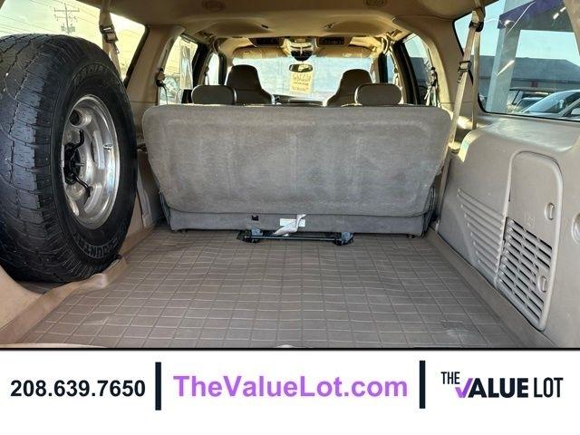 Ford Excursion  2004