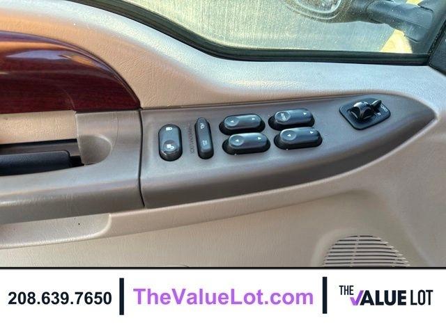 Ford Excursion  2004