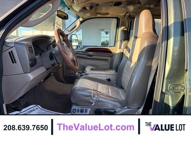 Ford Excursion  2004