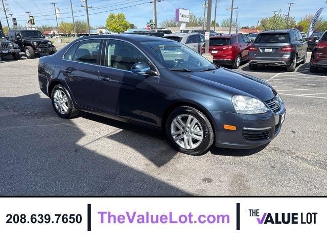 Volkswagen Jetta Sedan  2010