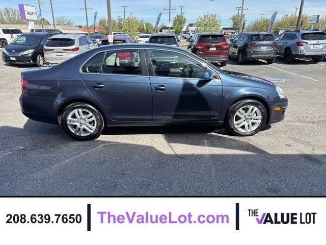 Volkswagen Jetta Sedan  2010