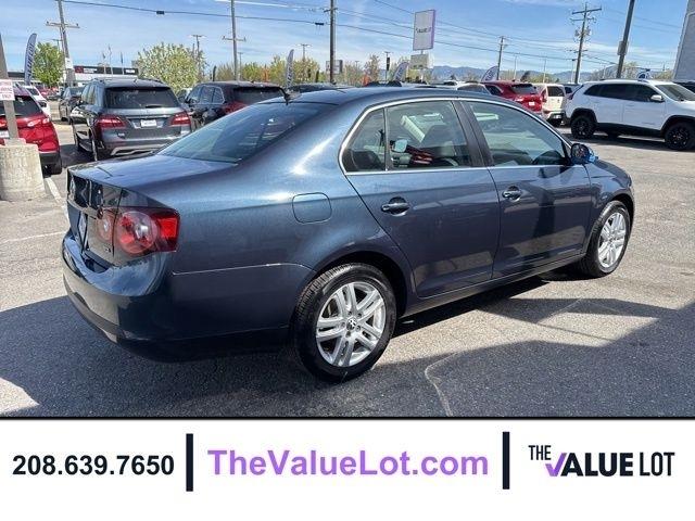 Volkswagen Jetta Sedan  2010