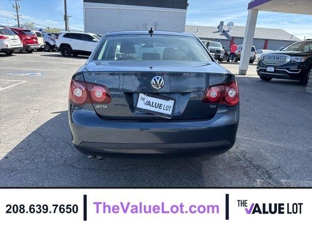 Volkswagen Jetta Sedan  2010