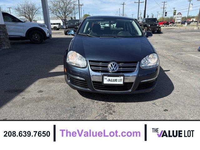 Volkswagen Jetta Sedan  2010