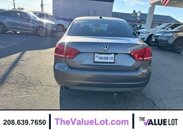 Volkswagen Passat  2012