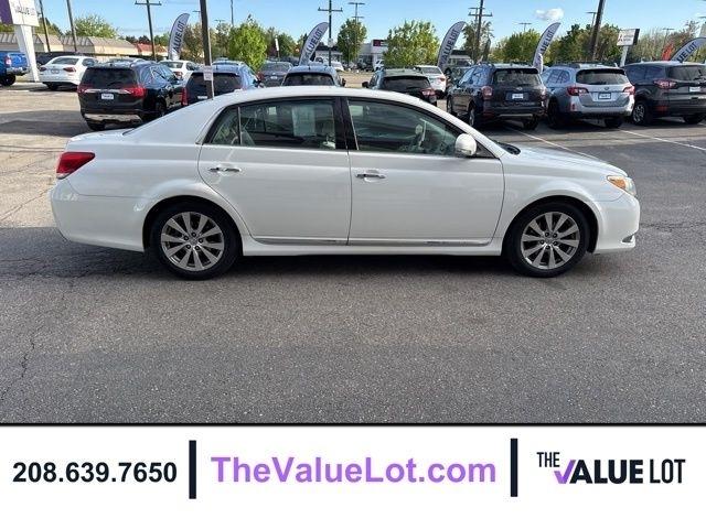 Toyota Avalon  2011