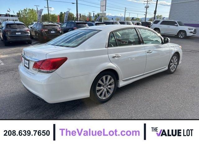 Toyota Avalon  2011