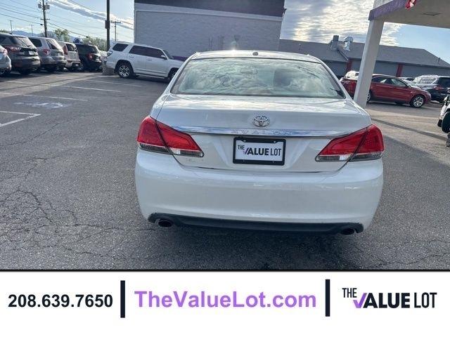 Toyota Avalon  2011