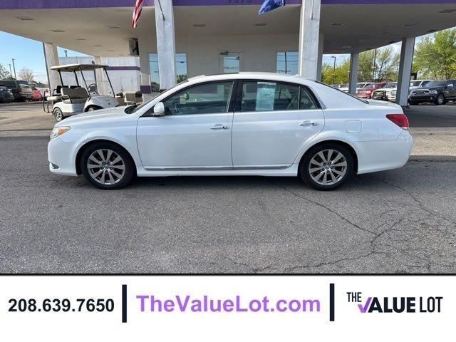 Toyota Avalon  2011