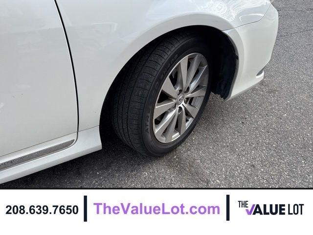 Toyota Avalon  2011